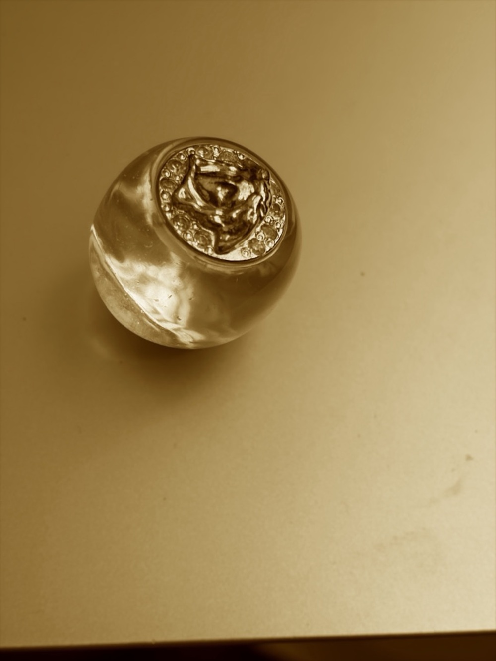 Versace Vintage Gold Medusa Resin Button Earrings - Picture 6 of 7
